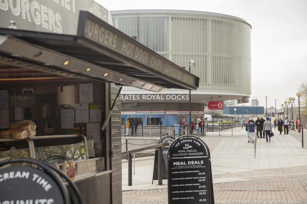 Апартаменти Royal Victoria Docks Лондон Екстер'єр фото