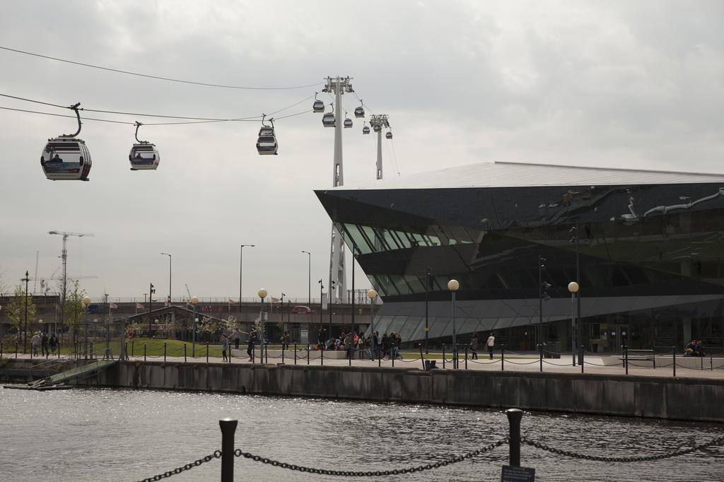 Апартаменти Royal Victoria Docks Лондон Екстер'єр фото