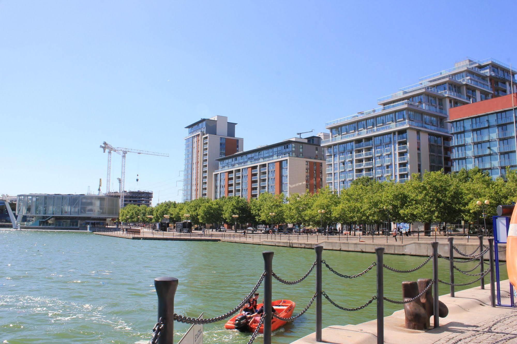 Апартаменти Royal Victoria Docks Лондон Екстер'єр фото